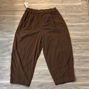 Elegant Brown Women's Cropped Pants